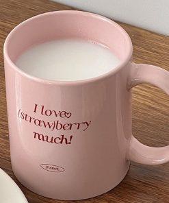 " I love strawberry much" is a delightful product tailored for strawberry enthusiasts. Made from high-quality ceramic, it serves as an outstanding option for gifting.